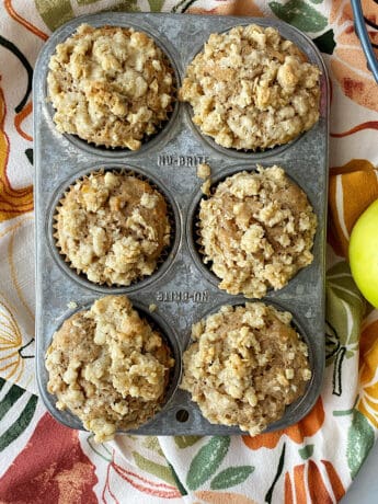 apple crisp muffins