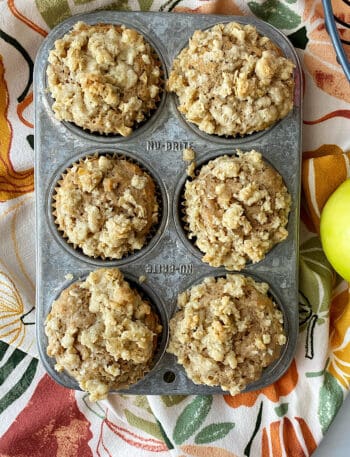apple crisp muffins