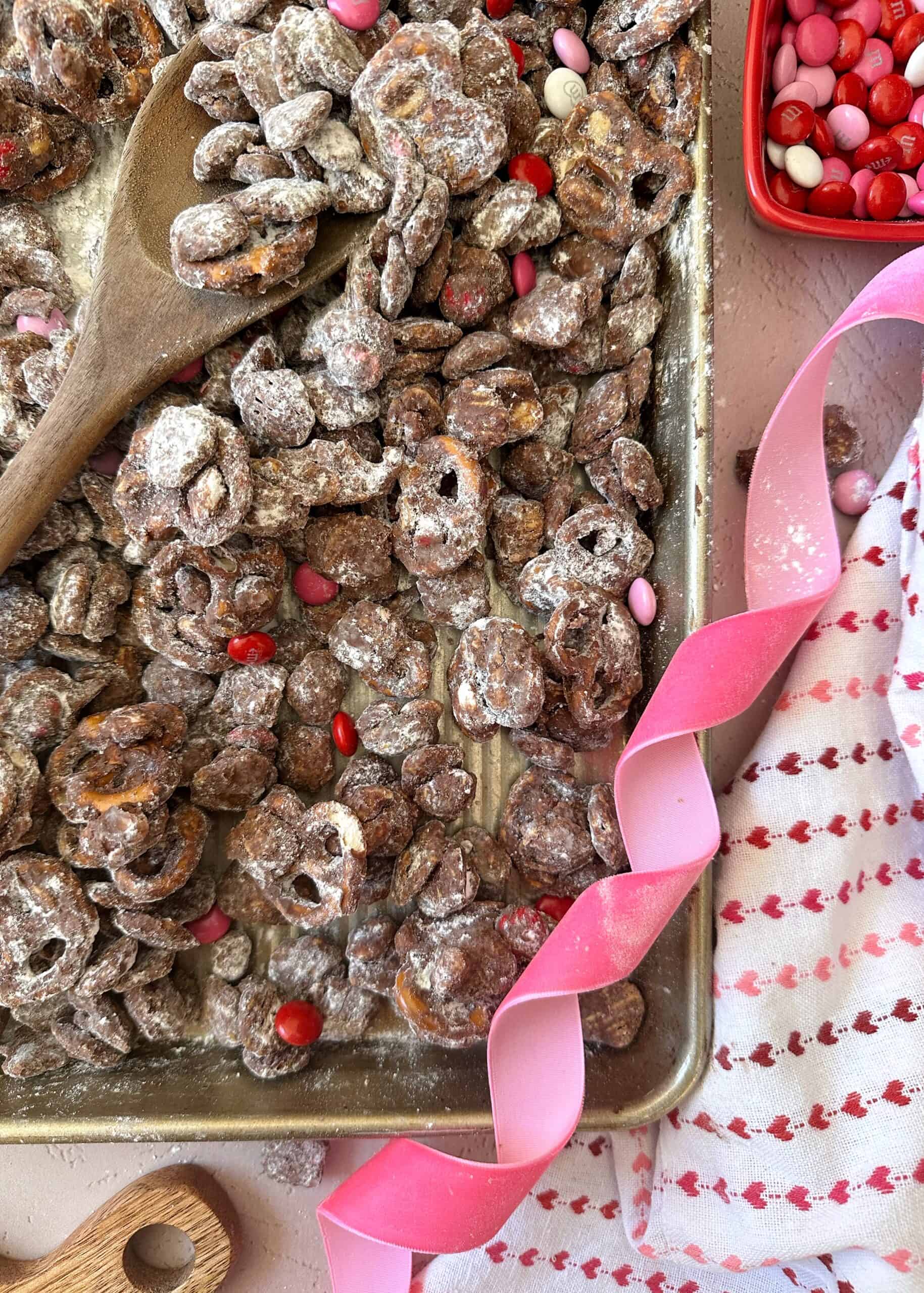 Valentine’s Day Puppy Chow (Muddy Buddies)