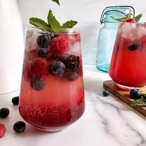Berry Ginger Beer Mocktail-image