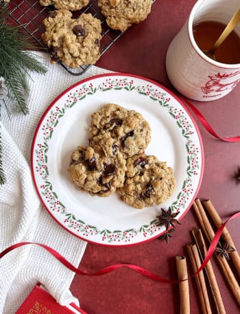 Dark Chocolate Cherry Oatmeal Cookies