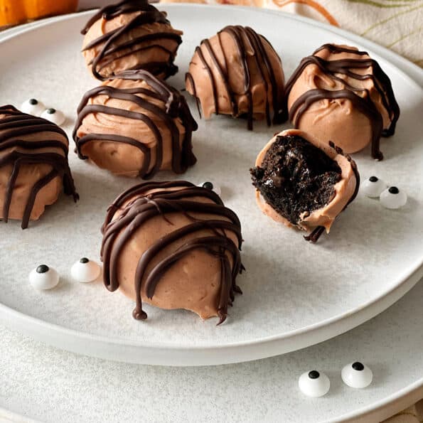 Pumpkin Spice Chocolate Cookie Truffles