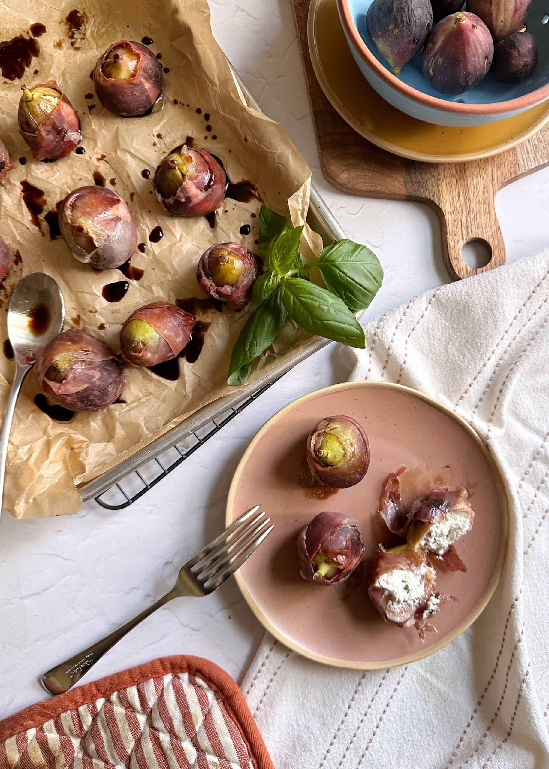 baked figs with goat cheese prosciutto and balsamic