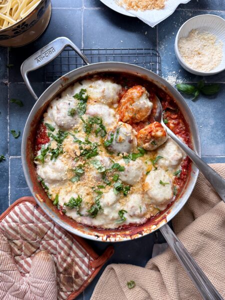 baked chicken parmesan meatballs with crunchy topping