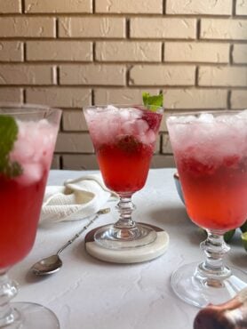 raspberry mojito mocktails with fresh mint garnish