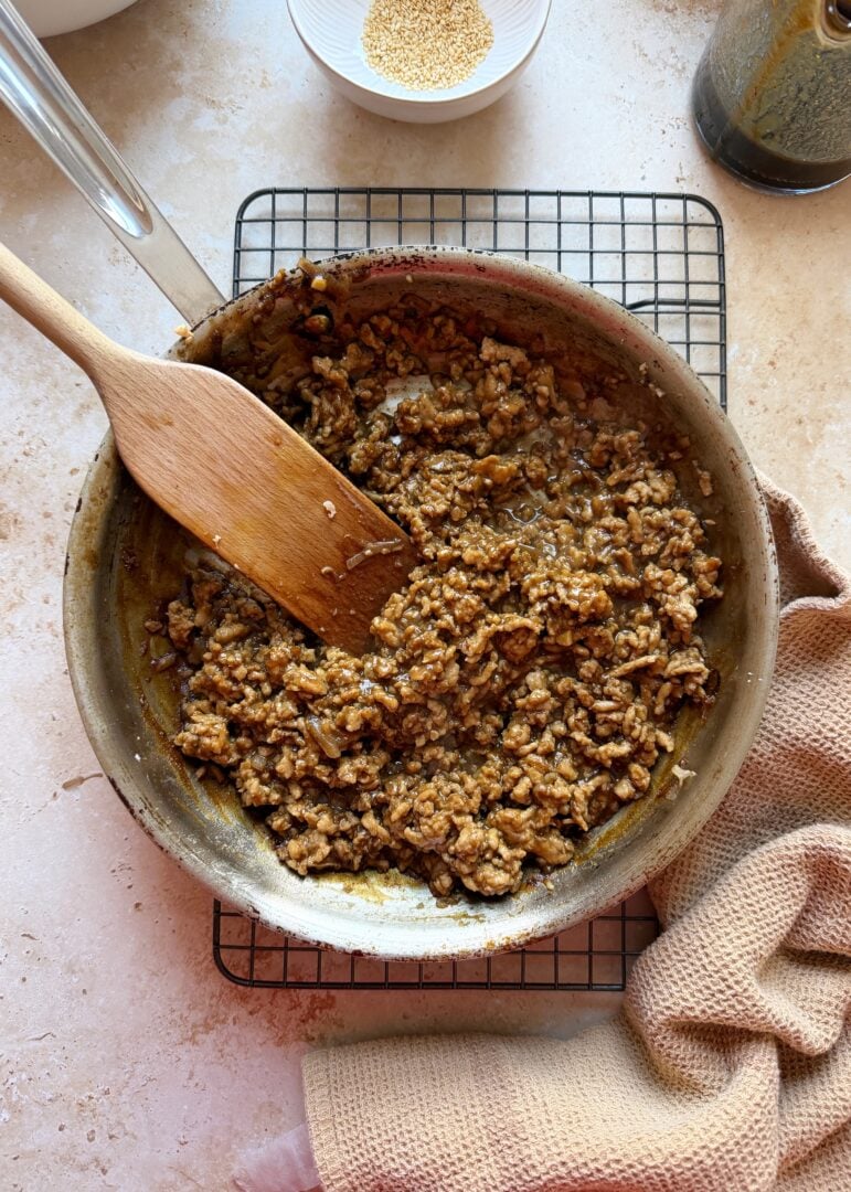 hoisin chicken stir fry in skillet